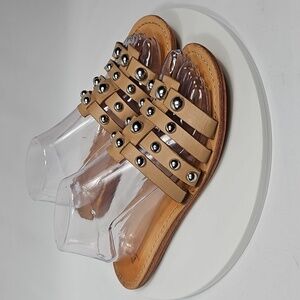 Marc Fisher Pava Slide Sandals 8.5 Tan Leather Studded Strappy Flat Open Toe